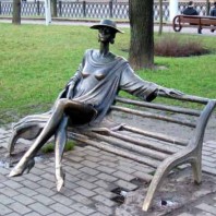 Городская скульптура — бронзовые жители Минска